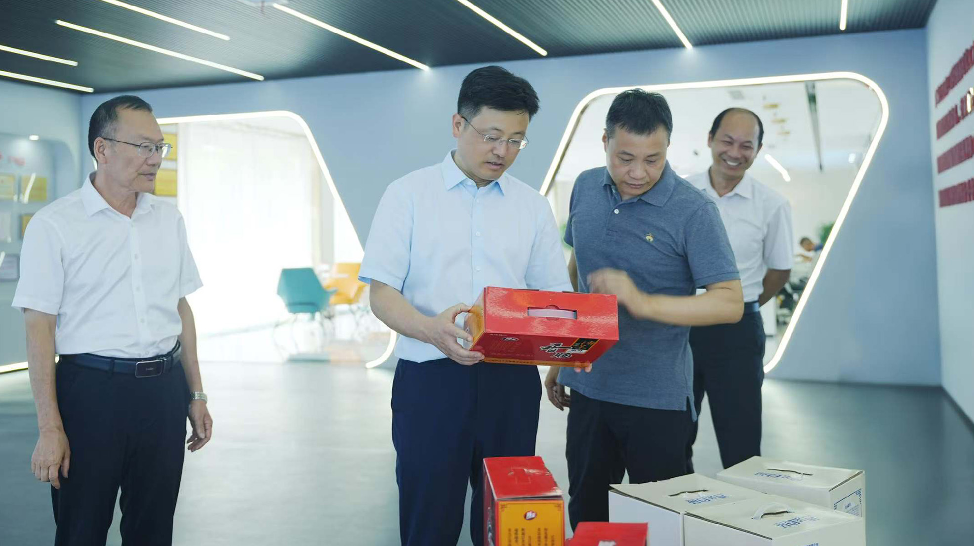 九江市柴桑区区委书记敖捷莅临博莱食品产业园考察调研
